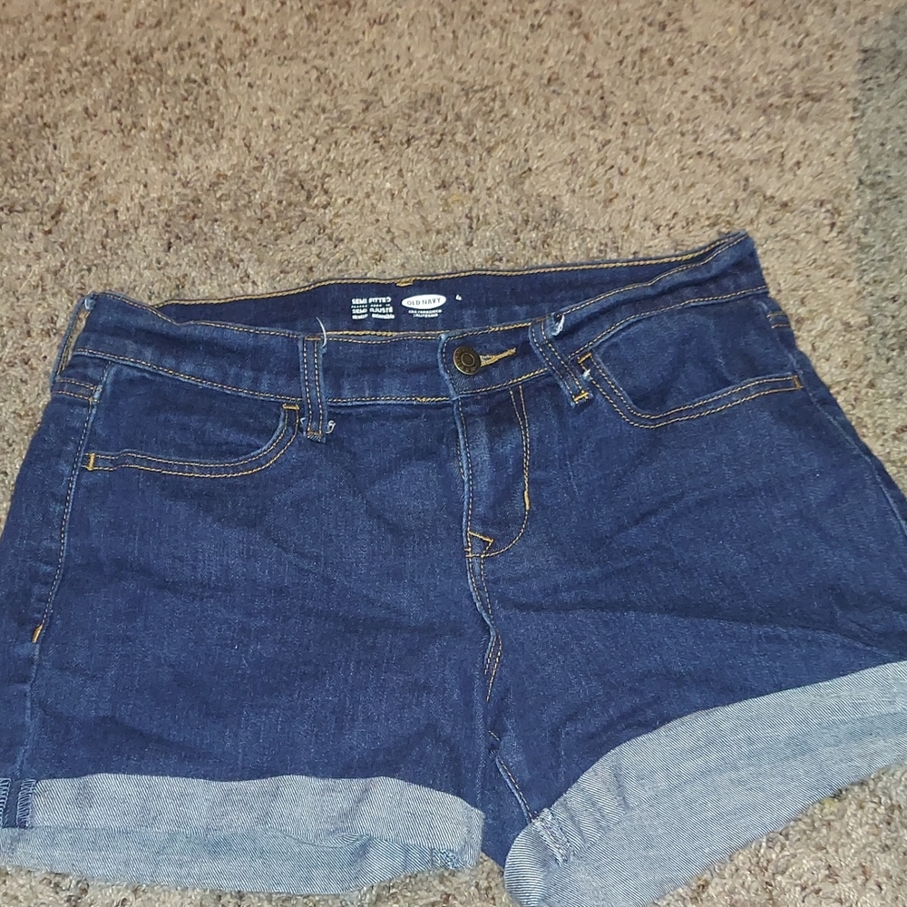 Old lady semi fitted Jean shorts